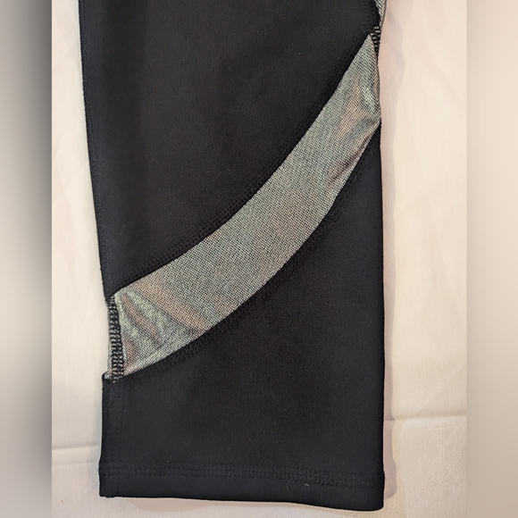 Gaiam Black crop leggings w/ metallic inserts - Picture 5 of 8